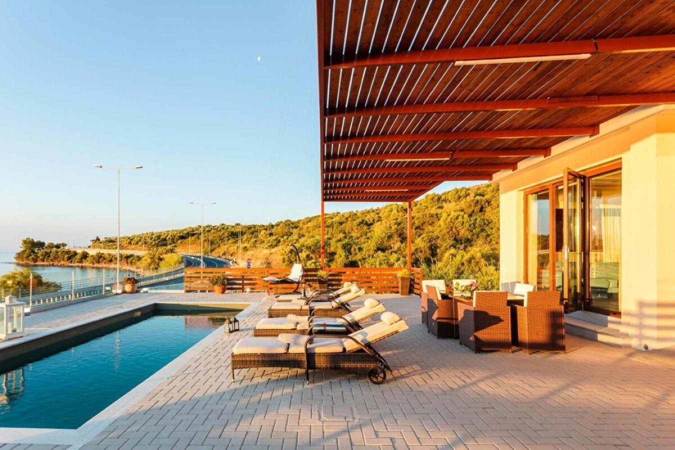 Seaside Summer Bliss - Aurora Luxury Pool Paradise ペタリディオン エクステリア 写真